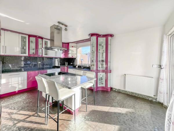 Maison d’architecte avec piscine et parc – À 45 min de Paris