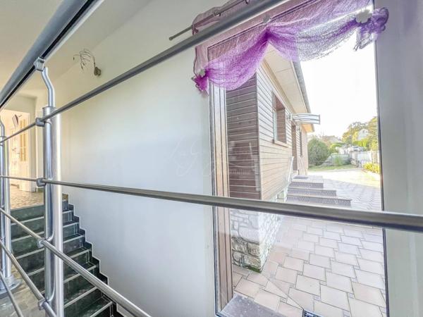 Maison d’architecte avec piscine et parc – À 45 min de Paris