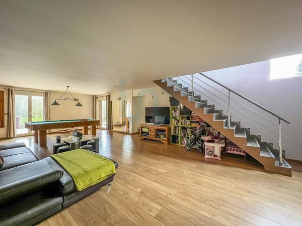 Maison d’architecte avec piscine et parc – À 45 min de Paris