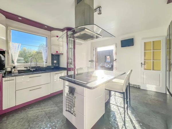 Maison d’architecte avec piscine et parc – À 45 min de Paris