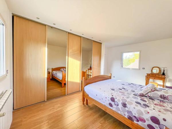 Maison d’architecte avec piscine et parc – À 45 min de Paris