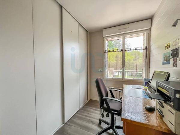 Maison d’architecte avec piscine et parc – À 45 min de Paris