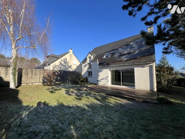 A VENDRE CARQUEFOU - LE HOUSSEAU 5 Chambres (1 au rdc) Jardin et Garage