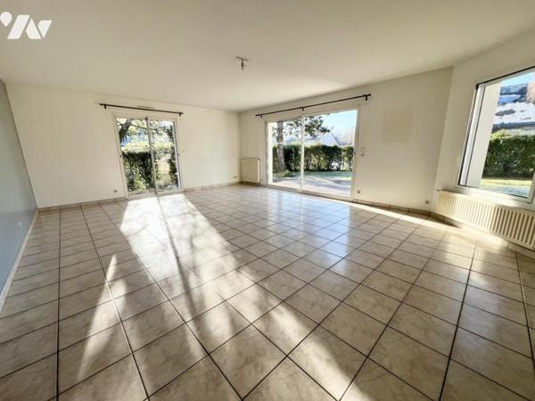 A VENDRE CARQUEFOU - LE HOUSSEAU 5 Chambres (1 au rdc) Jardin et Garage