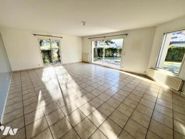 A VENDRE CARQUEFOU - LE HOUSSEAU 5 Chambres (1 au rdc) Jardin et Garage