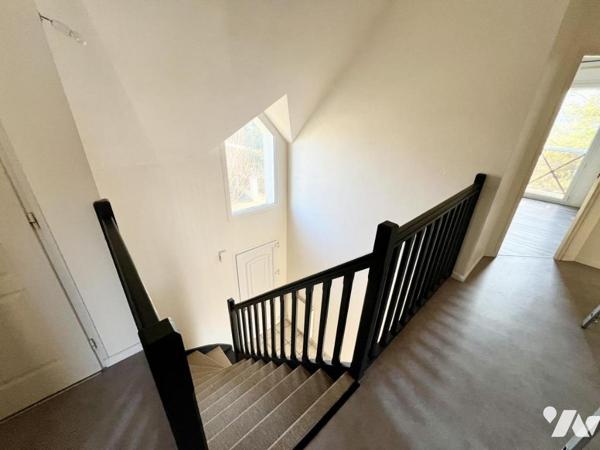 A VENDRE CARQUEFOU - LE HOUSSEAU 5 Chambres (1 au rdc) Jardin et Garage