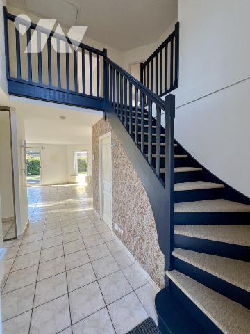 A VENDRE CARQUEFOU - LE HOUSSEAU 5 Chambres (1 au rdc) Jardin et Garage