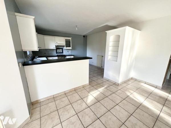 A VENDRE CARQUEFOU - LE HOUSSEAU 5 Chambres (1 au rdc) Jardin et Garage