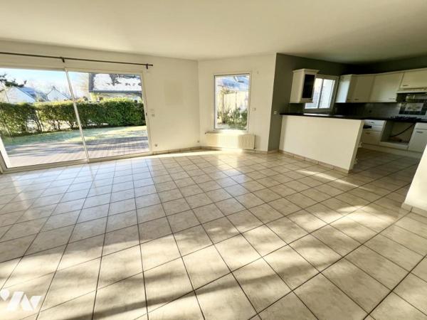 A VENDRE CARQUEFOU - LE HOUSSEAU 5 Chambres (1 au rdc) Jardin et Garage