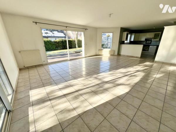 A VENDRE CARQUEFOU - LE HOUSSEAU 5 Chambres (1 au rdc) Jardin et Garage
