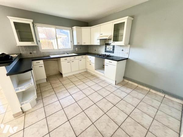 A VENDRE CARQUEFOU - LE HOUSSEAU 5 Chambres (1 au rdc) Jardin et Garage