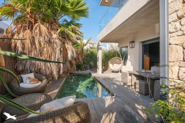 Maison à vendre |                                       Pérols |                                        5 pièces  |  204 m²