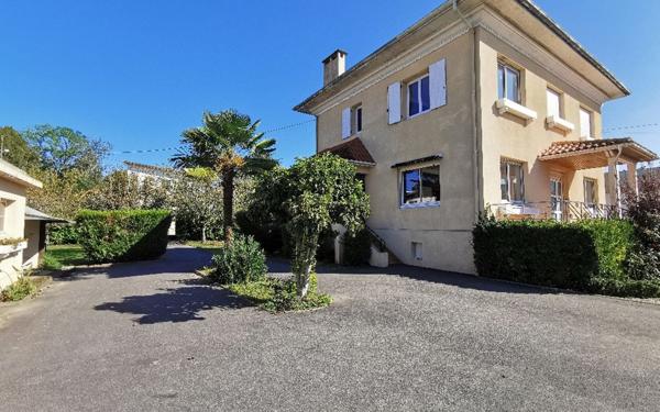 Maison à vendre    6 pièces •  Aire-sur-l'Adour