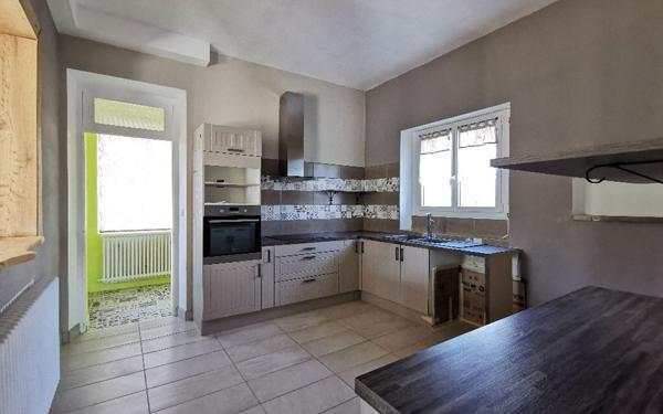 Maison à vendre    6 pièces •  Aire-sur-l'Adour