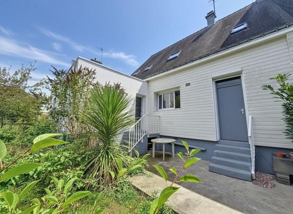 LORIENT : Maison en bon état avec une vie de plain pied et garage