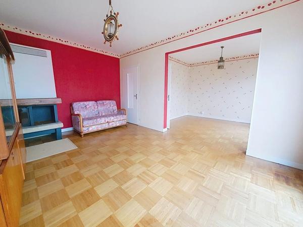LORIENT : Maison en bon état avec une vie de plain pied et garage