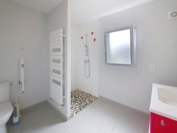 LORIENT : Maison en bon état avec une vie de plain pied et garage