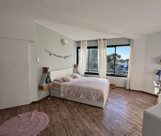 Maison
         10 pièces
        - 310 m² Bien prestige 1 950 000 € *