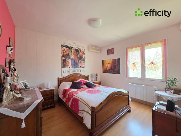 Maison
         6 pièces
        - 148 m² Exclusivité 370 000 € *