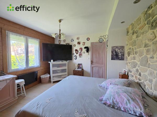 Maison
         6 pièces
        - 148 m² Exclusivité 370 000 € *