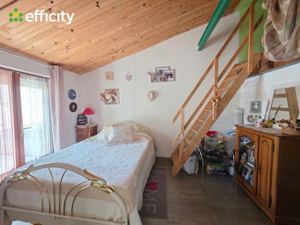 Maison
         6 pièces
        - 148 m² Exclusivité 370 000 € *