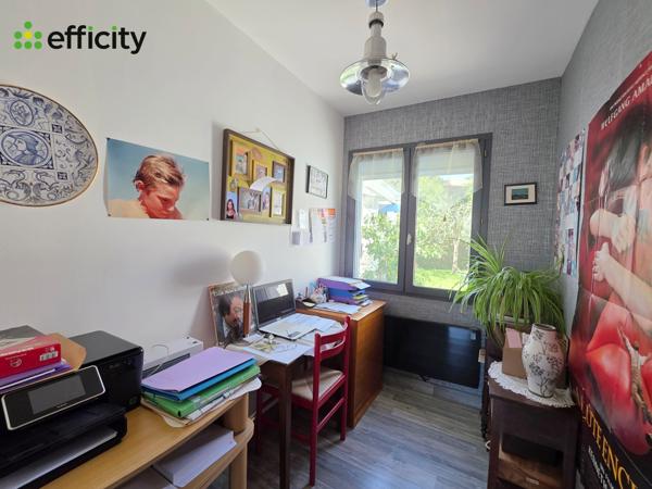 Maison
         6 pièces
        - 148 m² Exclusivité 370 000 € *