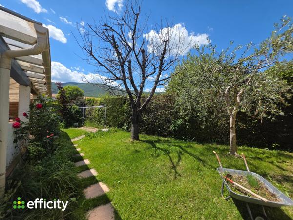 Maison
         6 pièces
        - 148 m² Exclusivité 370 000 € *