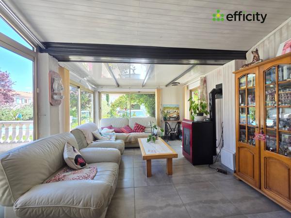 Maison
         6 pièces
        - 148 m² Exclusivité 370 000 € *
