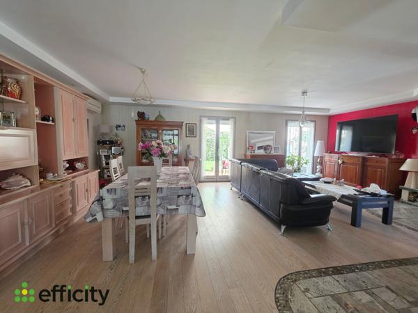 Maison
         6 pièces
        - 148 m² Exclusivité 370 000 € *
