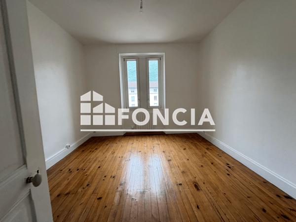 Location Appartement 4 pièces 98.64 m² - 32 Rue César Ferrafiat Vizille 38220