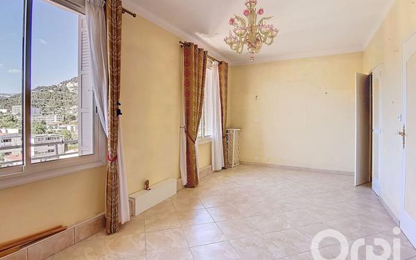 Appartement à vendre    4 pièces •  Toulon
