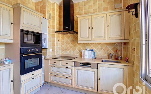 Appartement à vendre    4 pièces •  Toulon