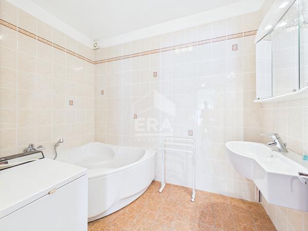 Maison en pierres avec dépendance, jardin arboré et garage ? Saint-Florent - 188 m2