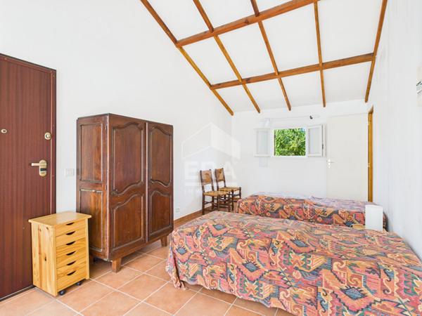 Maison en pierres avec dépendance, jardin arboré et garage ? Saint-Florent - 188 m2