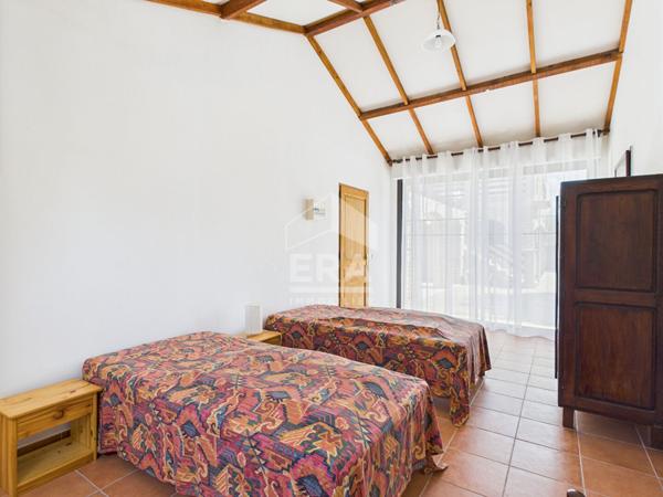 Maison en pierres avec dépendance, jardin arboré et garage ? Saint-Florent - 188 m2