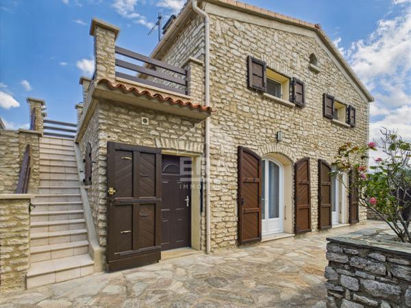 Maison en pierres avec dépendance, jardin arboré et garage ? Saint-Florent - 188 m2