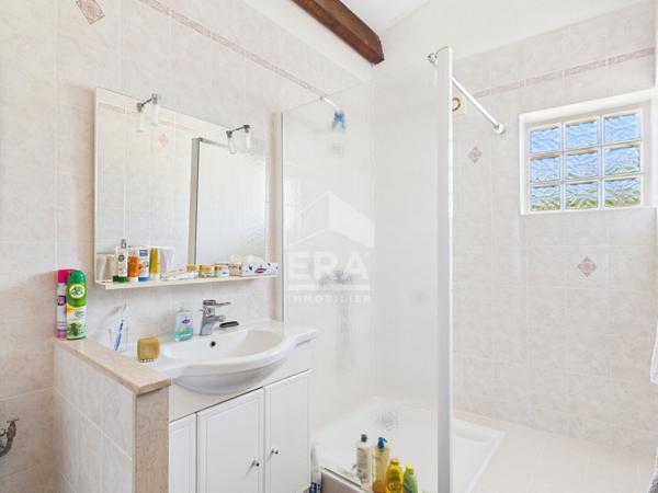 Maison en pierres avec dépendance, jardin arboré et garage ? Saint-Florent - 188 m2