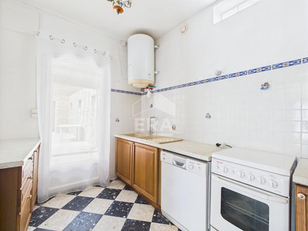 Maison en pierres avec dépendance, jardin arboré et garage ? Saint-Florent - 188 m2