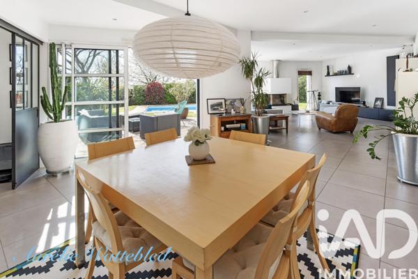 Maison à vendre 9 pièces 240,28 m² Carquefou