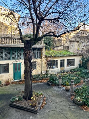 Cavaillon (84300) Cavaillon centre Appartement environ138 m2, jardin environ 380 m2,terrasses et dependances