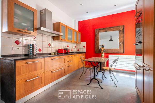 Loft avec patio dans ancienne usine de matelas