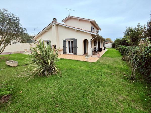 Villa T5 au calme, clim, garage 34m², Tram C