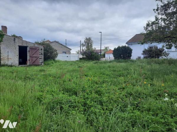 COMMEQUIERS - Proche du bourg