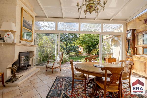 BARRIERE DE BEGLES MAISON EN PIERRE ET DEPENDANCES