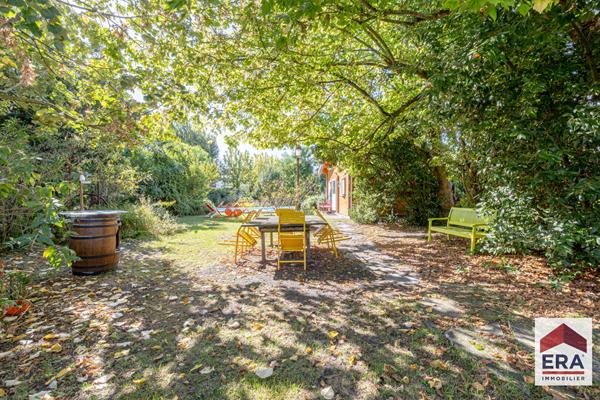 BARRIERE DE BEGLES MAISON EN PIERRE ET DEPENDANCES