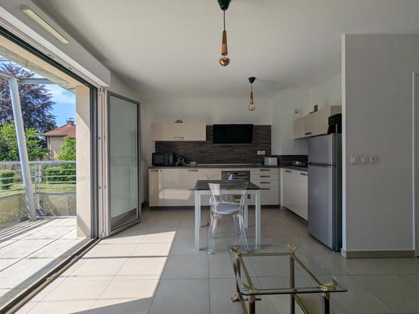Coup de coeur - TASSIN LE BOURG - Appartement lumineux avec grand balcon plein sud au calme