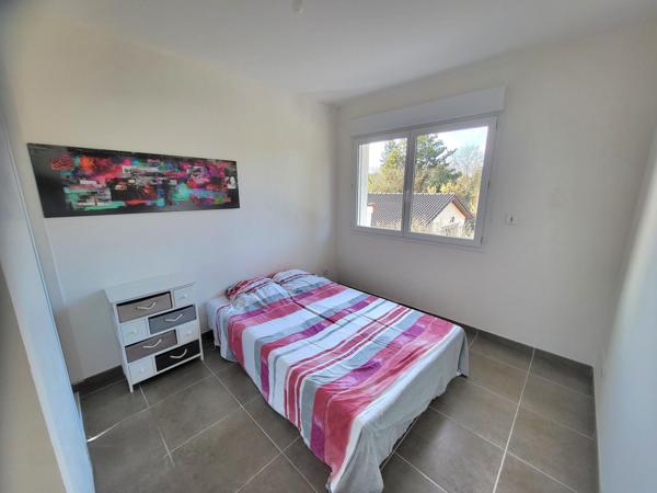Au cœur de CHAVANOZ - VILLA récente de 120 m² / 1725 m² clos - Garage Serre/jardin