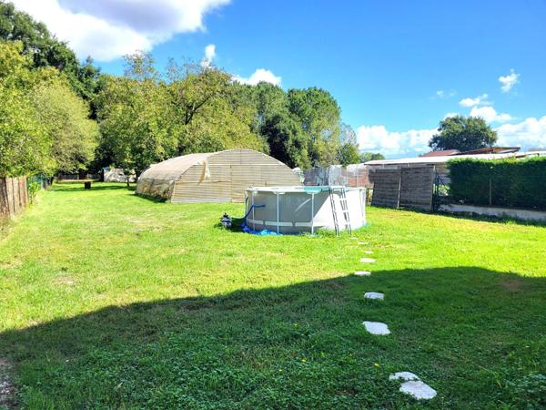 Au cœur de CHAVANOZ - VILLA récente de 120 m² / 1725 m² clos - Garage Serre/jardin