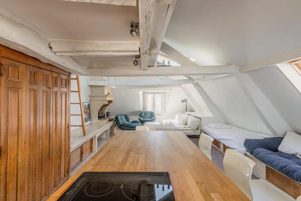 Studio en dernier étage à Saint-Germain-des-Prés