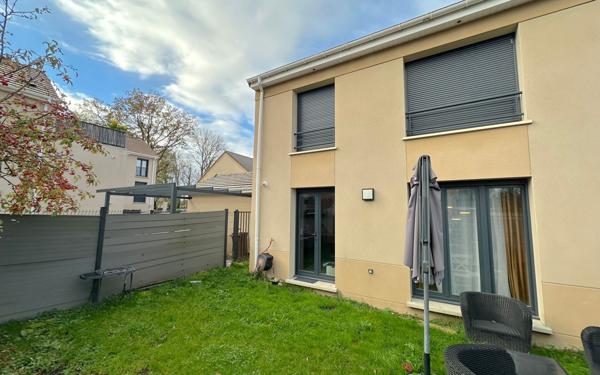 Maison à vendre    3 pièces • 90,86 m2 Lisses